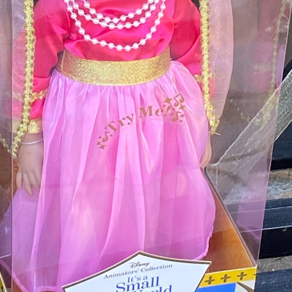 Disney Animators Collection It's A Small World INDIA Singing Doll RETIRED RARE - Picture 15 of 15